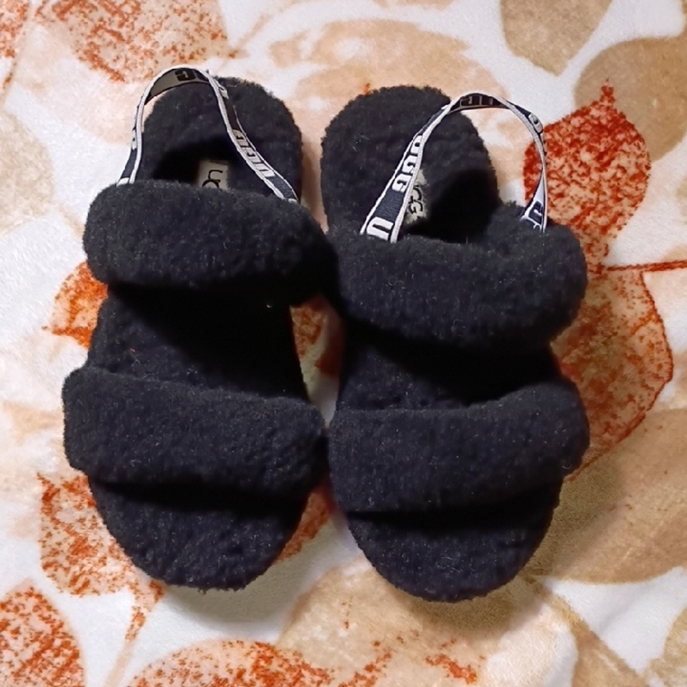 UGG Black‎ Fuzzy For Girls Size 4